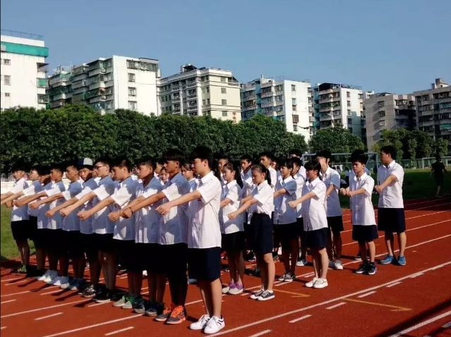 实时收集学生运动负荷心率等数据为学生个性化训练供给科学依据 实时收集学生运动负荷心率等数据为学生个性化训练供给科学依据